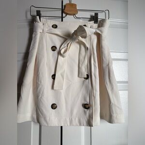 BR Cream Button Mini Skirt sz 6 Office Preppy Minimalist Clean Girl Demure